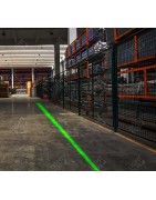 Projection de ligne lumineuse au sol pour industrie et logistique.